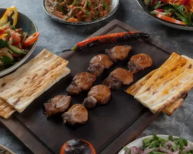 Yağlı Kara – Kebaplar | Kebapçı Fikret Türkmenbaşı, Adana